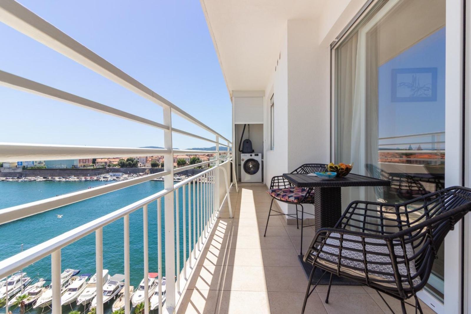 Apartment Sea View Mia Just Renovated